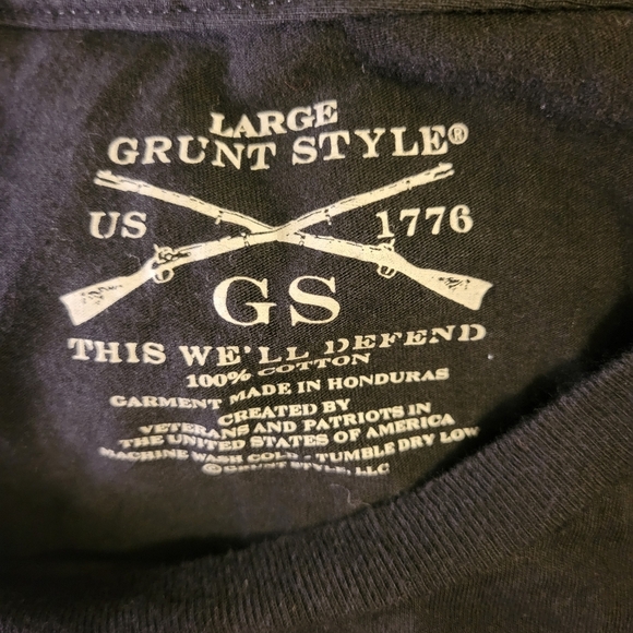 Grunt Style Black Tee with Skull and Flag Design - Picture 3 of 3